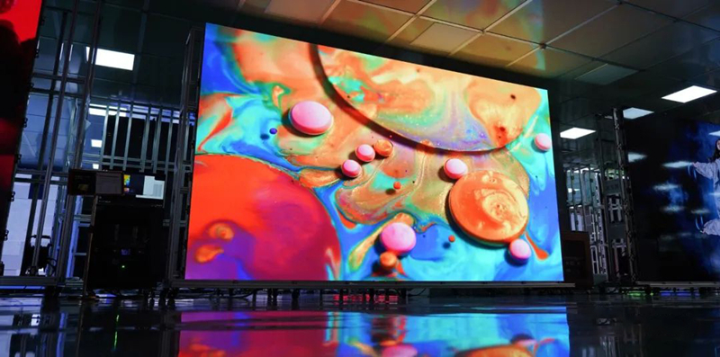 Mini COB顯示屏與傳統(tǒng)的SMD顯示屏對(duì)比，優(yōu)缺點(diǎn)分析