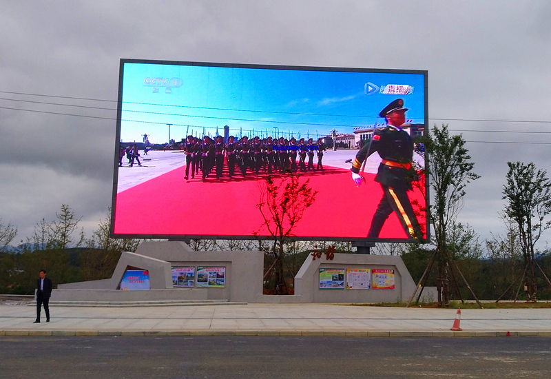 戶外LED顯示屏價格因素