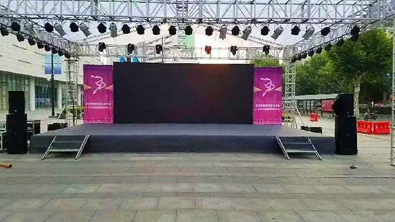 舞臺(tái)租賃LED顯示屏