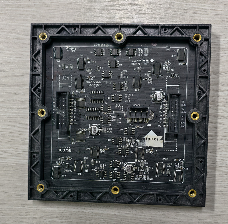 項目地需更換的128*128mmP4模組